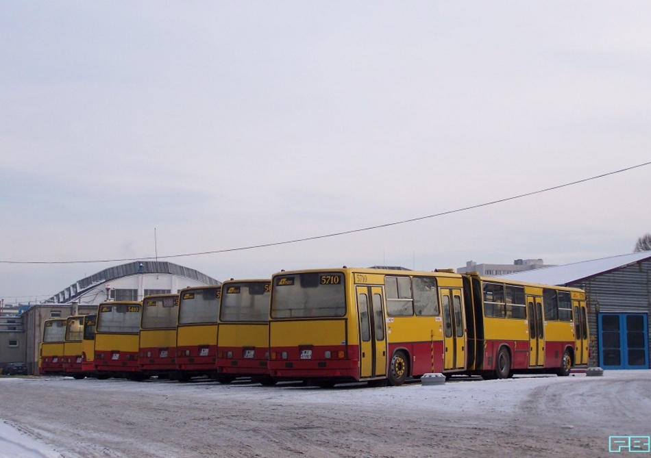 5710
Bieguny na Słońcu odwróciły się, jak wiemy.
Stopił się śnieg, stopiły się (w kadziach) Ikarusy...
Słowa kluczowe: IK280 5710 ORT 2012