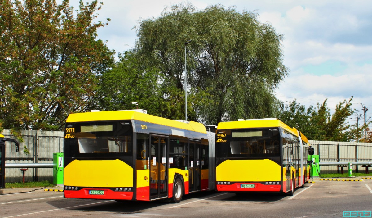 5971, 5967
Dojechał już niemal cały zakres. 
Niestety, ze względu na pandemię, póki co w MZA obowiązuje tryb wirtualny i zamknięto dostęp na zajezdnie dla wszystkich, prócz kierowców i techników. Reszta pracuje zdalnie.
Słowa kluczowe: SU18IVE 5971 5967 ZajezdniaStalowa 2020