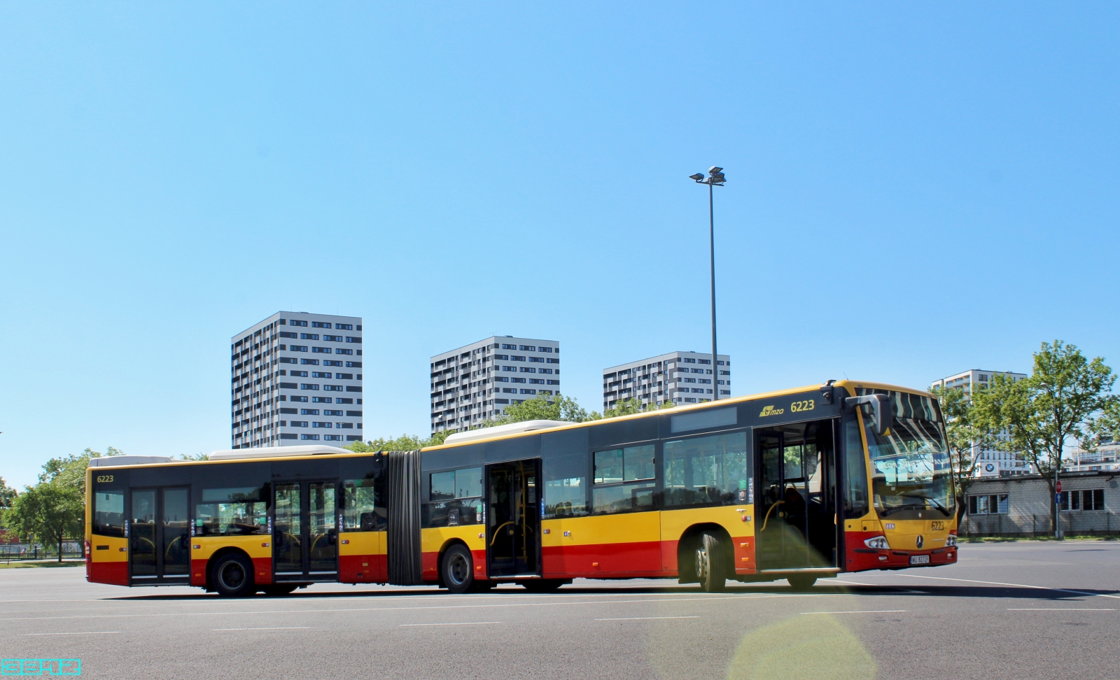 6223
Słowa kluczowe: MercedesConectoG 6223 ZajezdniaOstrobramska 2022