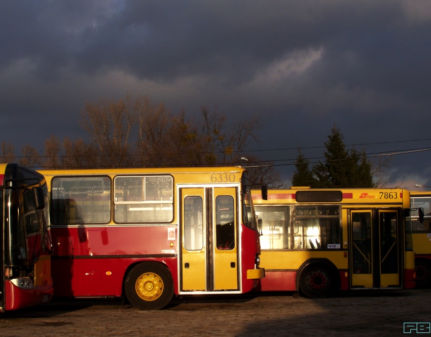 6330
Już po odbudowie szykuje się do mycia. Na razie w deszczu
Słowa kluczowe: MZA R7 Ikarus260 6330 2011