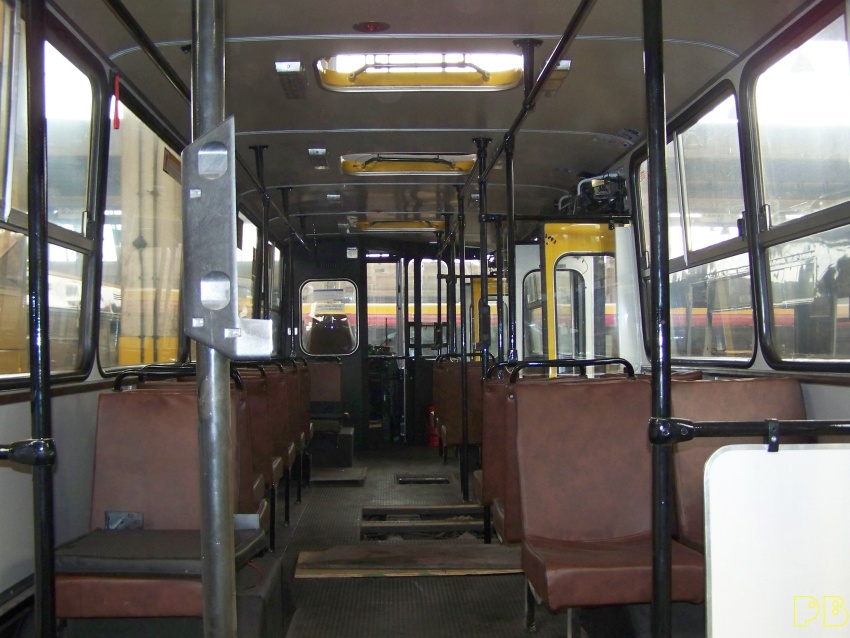 6330
Jeszcze klapy podłogowe, trumny nad drzwiami i mycie
Słowa kluczowe: Ik260 6330 R10 ORT