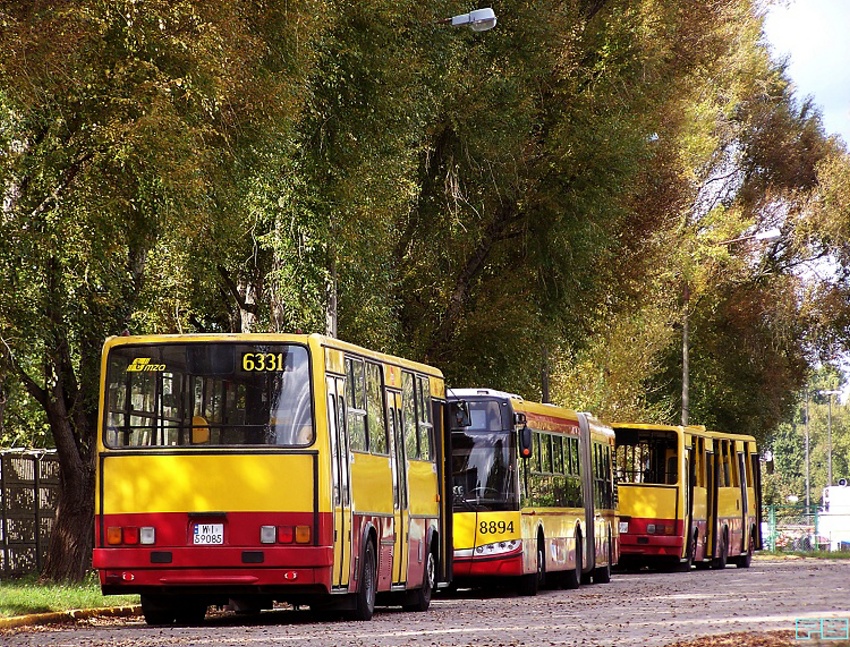 6331 
A bliźniak 6330 wciąż jeszcze sprawny.
Słowa kluczowe: IK260 6331 ORT 2013