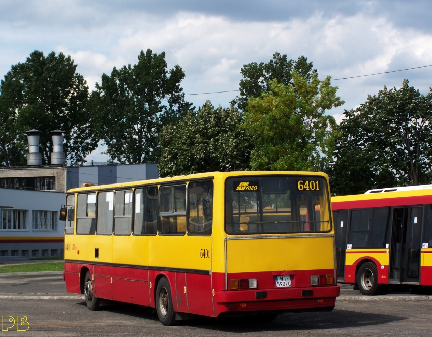 6401
Ostatnie chwile ikarusów na Ostrobramskiej
Słowa kluczowe: Ik260 6401 ZajezdniaOstrobramska 2011