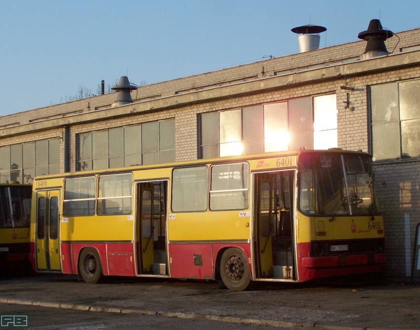 6401
Po zakupieniu przez MZA 168 nowych autobusów, rozpoczęła się rzeź ikarusów
Słowa kluczowe: Ik260 6401 ZajezdniaOstrobramska 2011