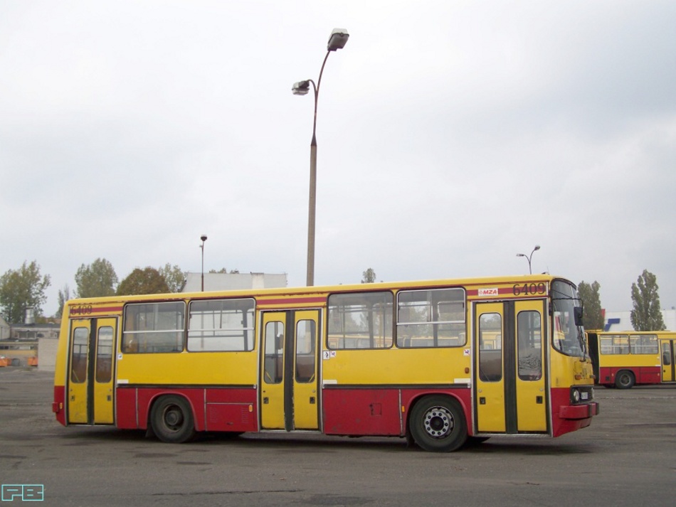 6409
Stary Ikar pod starą latarnią.
Słowa kluczowe: IK260 6409 ZajezdniaOstrobramska 2010