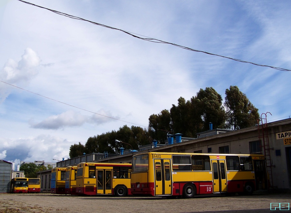 6412, 4730
Ciekawe zdarzenie. Część starszych niepotrzebnych lecz jeszcze sprawnych autobusów ze Stalowej, oddelegowano z braku miejsca w macierzystej zajezdni, w depozyt na ORT. Co będzie dalej? Nikt nie wie...
Słowa kluczowe: IK260 6412 M121M 4730 ORT 2013