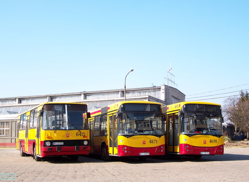 6412, 4871, 4691
Przed wyjazdem na popołudniowe trasy.
Słowa kluczowe: MZA R13Ikarus260 6412 Jelcz M121M R6 4871 4691 2012