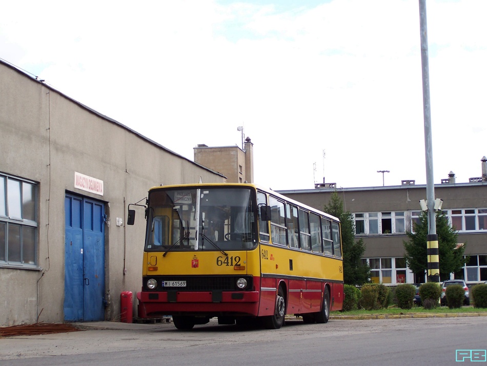 6412
Ostatni jego portret na Stalowej.
Tymczasem w sklepie na CWSie oczekuje nabywcy.
Słowa kluczowe: IK260 6412 ZajezdniaStalowa 2013