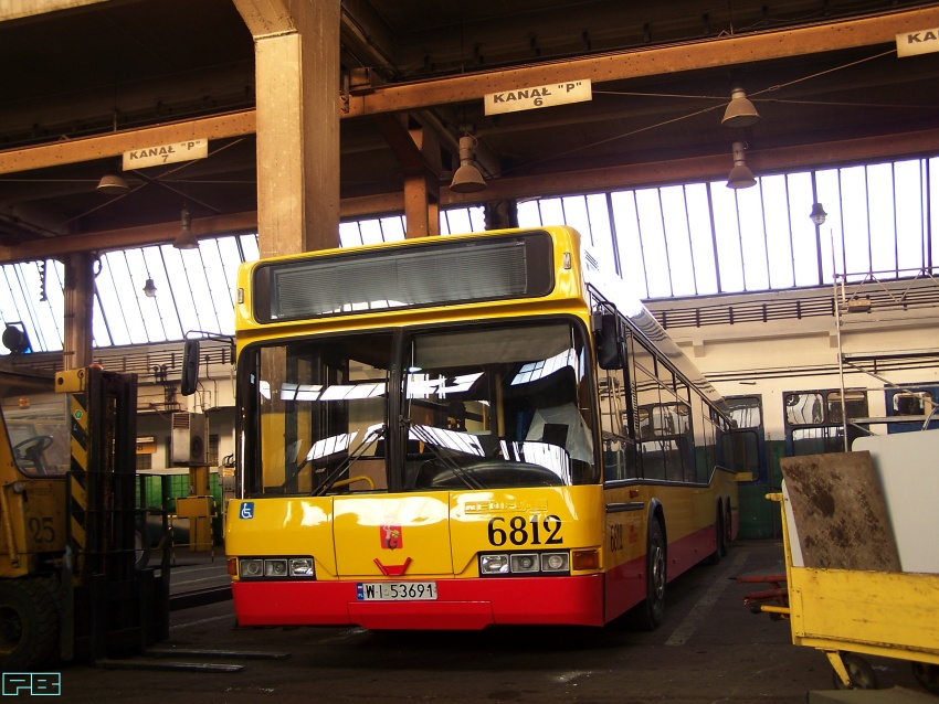 6812
Właśnie odbudowany neoplan już naprawia rufę
Słowa kluczowe: MZA R11 NeoplanN4020 6812 2012