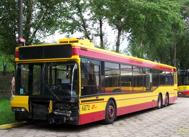 6872
Po drobnej stłuczce. CNP naprawi jeszcze po staremu
Słowa kluczowe: Neoplan N4020td R7, R11