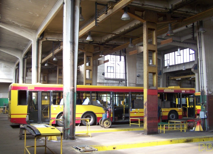 6880
Przydałby się solidny remont
Słowa kluczowe: Neoplan N4020td R13, R11