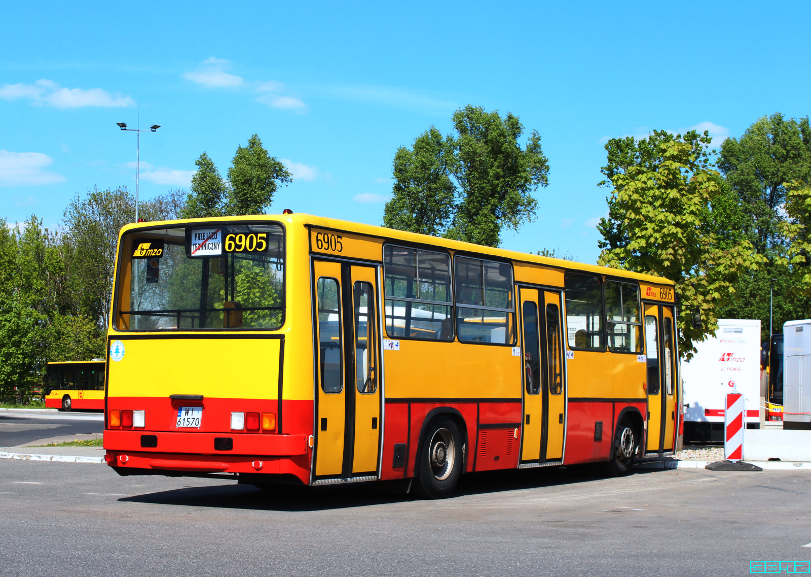 6905(6405)
Słowa kluczowe: IK260 6905(6405) ZajezdniaKleszczowa 2023