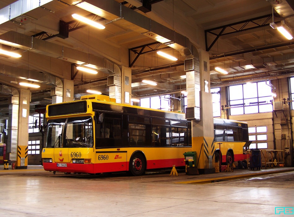 6960
Autobus jest przygotowywany do zarejestrowania. Prowadzone są naprawy techniczne, pomalowana zostanie także tylna ściana.
Słowa kluczowe: N4020 6960 ZajezdniaKleszczowa 2015