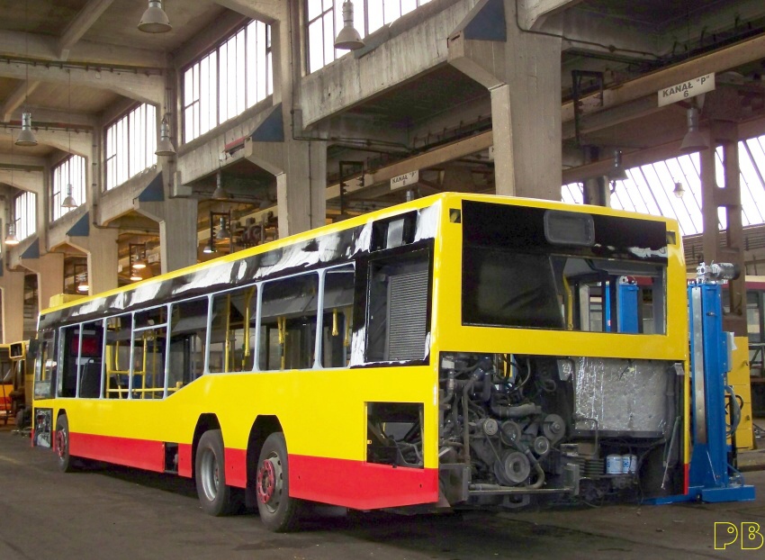 6961
Neoś po nowemu
Słowa kluczowe: Neoplan N4020td, R6, R11