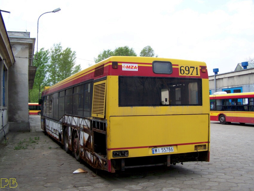 6971
Będzie po nowemu
Słowa kluczowe: Neoplan N4020td R7, R11