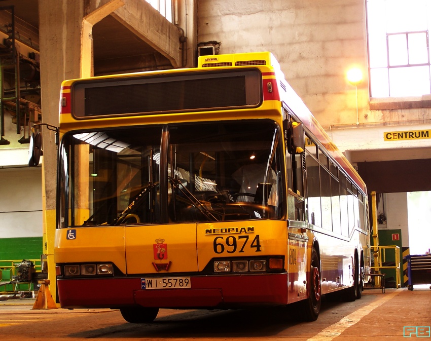 6974
Od dzisiaj Neoplany leczą na CWSie jedynie opłacalne kontuzje.
Słowa kluczowe: MZA R11 NeoplanN4020td 6974 2012