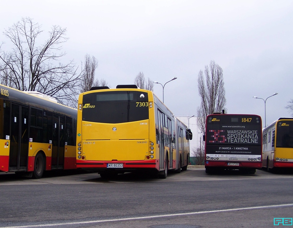 7303
Solbus pośród Solarisów.
Słowa kluczowe: SM18LNG 7303 ZajezdniaOstrobramska 2015