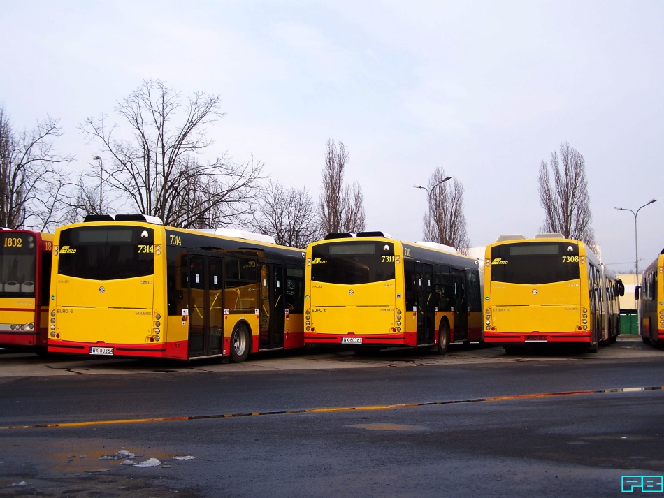 7308, 7311, 7314
Teraz okazało się, że to 7308 jednak był naprawdę tym testerem. Widać różnicę po wywietrznikach.
Słowa kluczowe: SM18LNG 7308 7311 7314 ZajezdniaOstrobramska 2015