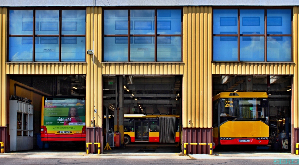 7714, 7252
Trzy szkoły autobusu miejskiego w serwisie na Kleszczowej. Mercedes, MAN i Solaris.
Słowa kluczowe: SU18IVCNG 7714 LionsCityGCNG 7252 ZajezdniaKleszczowa 2021