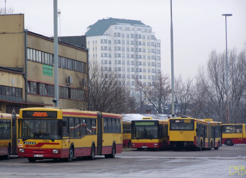 7763
Z cyklu "Obcy w wielkim mieście".
Diagnostyka i części
Słowa kluczowe: Jelcz M181M R6