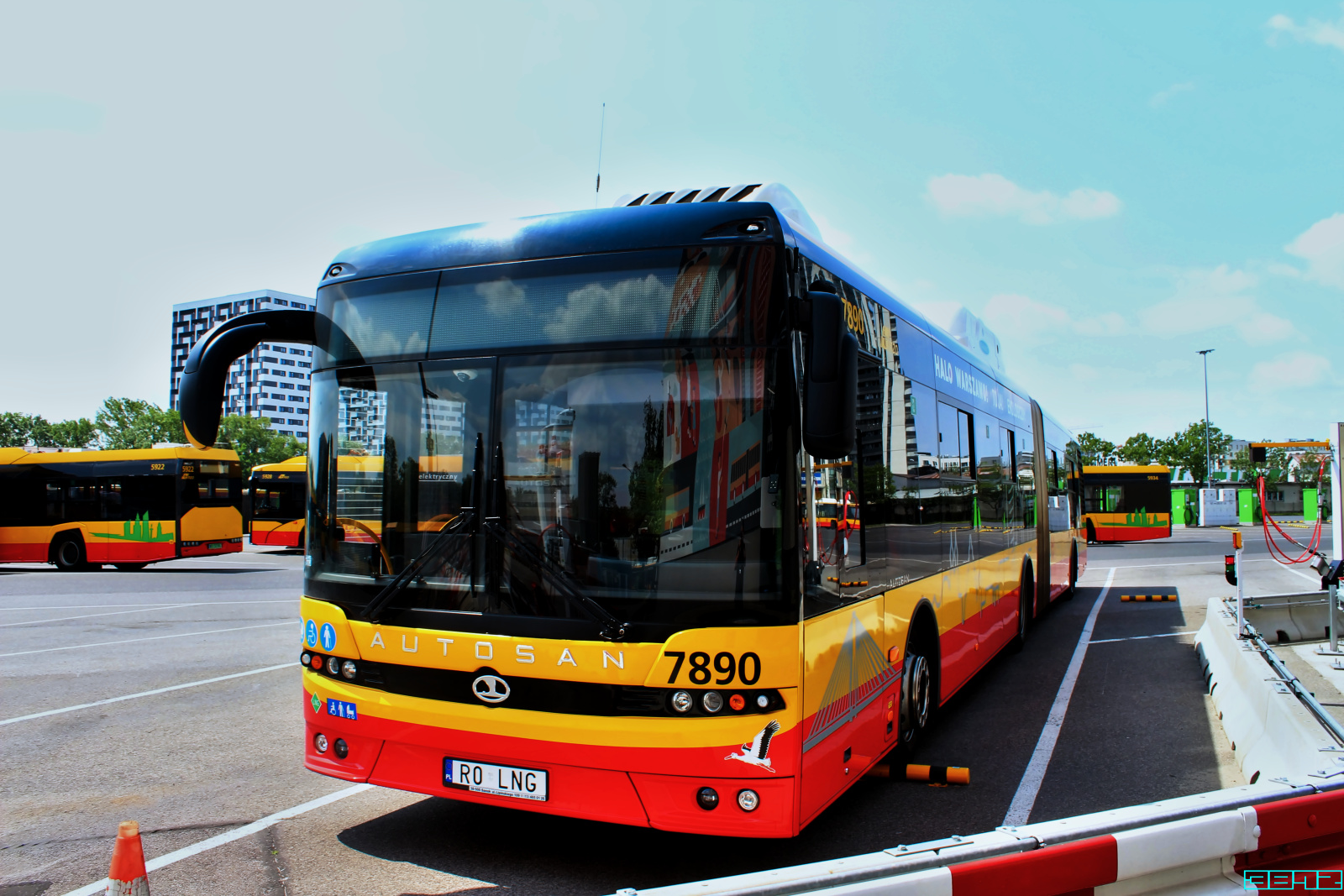 7890
Zastępca wciąż używany, prototypy sypią się.
Słowa kluczowe: AutosanSancity18LFLNG 7890 ZajezdniaOstrobramska 2025