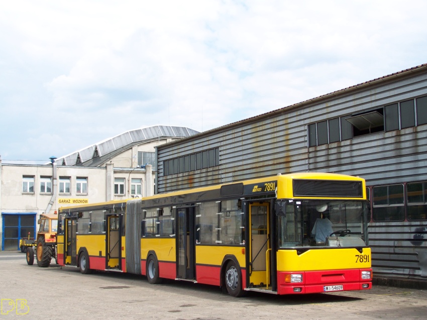 7891
Powklejane nowe szyby w zasadzie (nomen omen) w nowy autobus. Silnik po spaleniu fachowcy z CWSu doprowadzili niemal do nowości
Słowa kluczowe: Jelcz M181M R9, R6