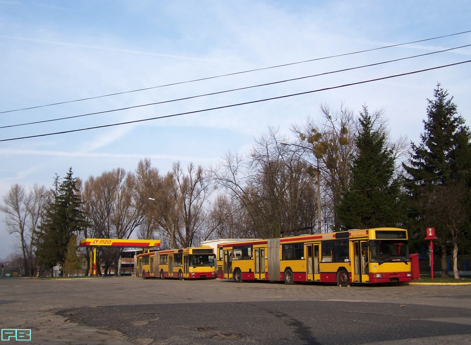 7903, 7905
Dawne ostrobramskie odkurzacze zużyły się na Redutowej. Zakończyły właśnie żywot na CWSie.
Słowa kluczowe: M181M 7903 7905 ORT 2013