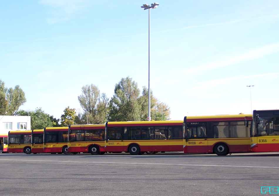 8031, 8027, 8029, 8025, 8028, 8215
Dziadki wciąż w formie.
Wszak 8215 to już także dziadek.
Słowa kluczowe: SU15 8031 8027 8029 8025 8028 SU18 8215 ZajezdniaOstrobramska 2015