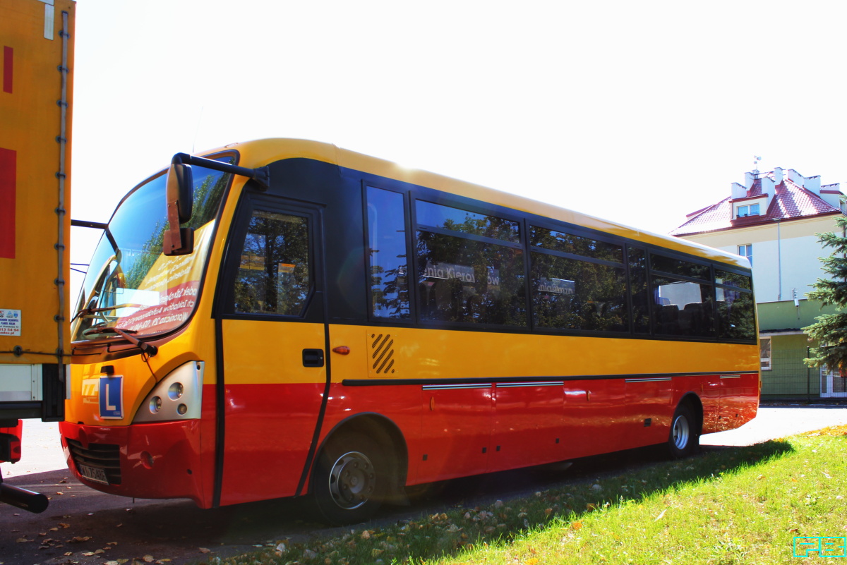 805
Już po remoncie. Wyszło doskonale, autobus wygląda dużo zgrabniej w tych barwach.
Słowa kluczowe: IrisbusKapenaTema 805 L ZajezdniaWoronicza 2018