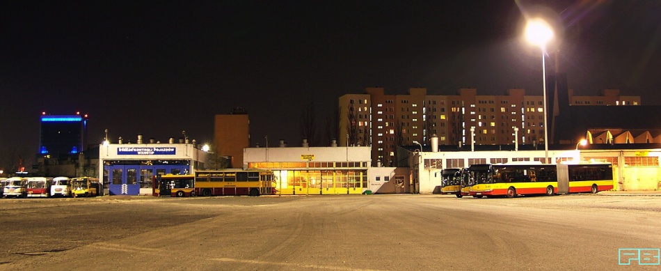 8346
Wszelakie kombinacje ostrobramskie w panoramie nocnej.
Słowa kluczowe: SU18 8346 ZajezdniaOstrobramska 2013