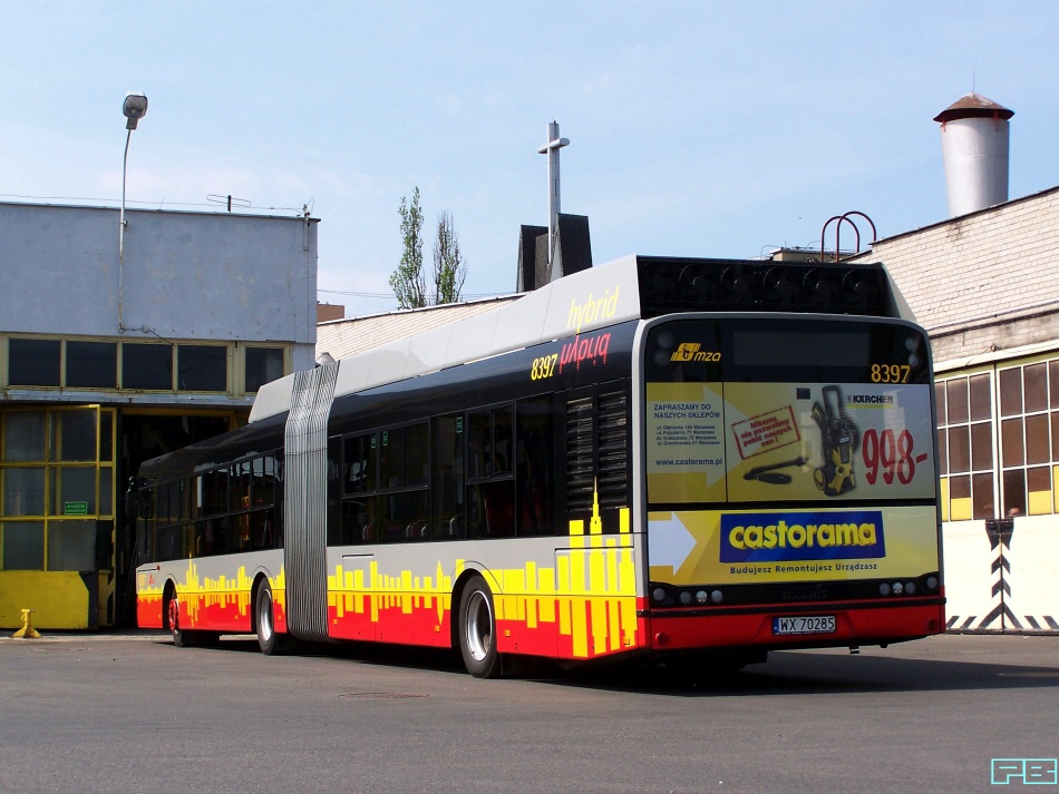 8397
Hybryda przed halą przeglądów.
Słowa kluczowe: SU18H 8397 ZajezdniaOstrobramska 2014