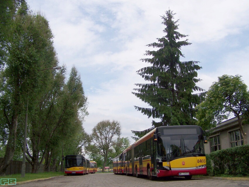 8403
Czeka w kolejce na naprawę powypadkową.
Słowa kluczowe: MZA R10 SU18 8403 2012