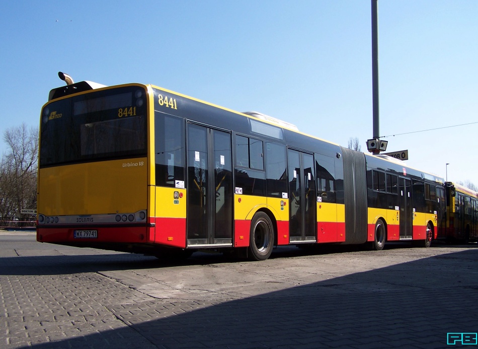 8441
Szkoda, że pocięto mu poszycie w fabryce diaksem, bo to niezły autobus.
Słowa kluczowe: SU18 8441 ZajezdniaStalowa 2015