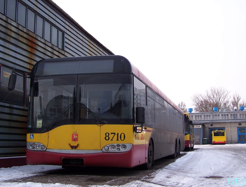 8710
Silnik do naprawy. Ciekawe, czy sam autobus trafi do remontu.
Słowa kluczowe: SU15 8710 ORT 2012