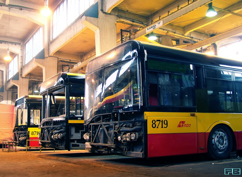 8719, 8618, 8710
Kolejne Solarisy po nowemu. A może by tak NG313...
Słowa kluczowe: SU15 8719 8618 8710 ORT 2013