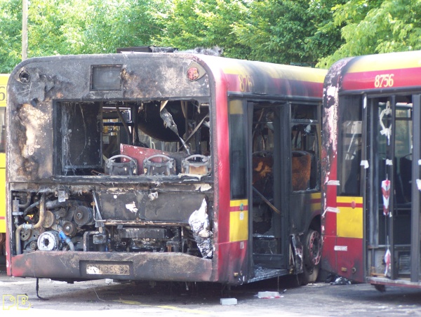 8761, 8756
Szkoda tych autobusów. Mam nadzieję, że nowe systemy ppoż uchronią inne wozy przed podobnymi przypadłościami. 
Zdjęcia te publikuję wyłącznie w kontekście technicznym
Słowa kluczowe: Solaris U15 R7, R11; Solaris U15 R7