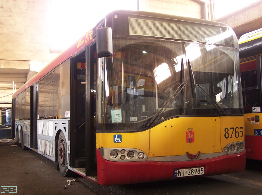 8765
Kolejna NB solarisa
Słowa kluczowe: MZA R11 SU15 8765 2012