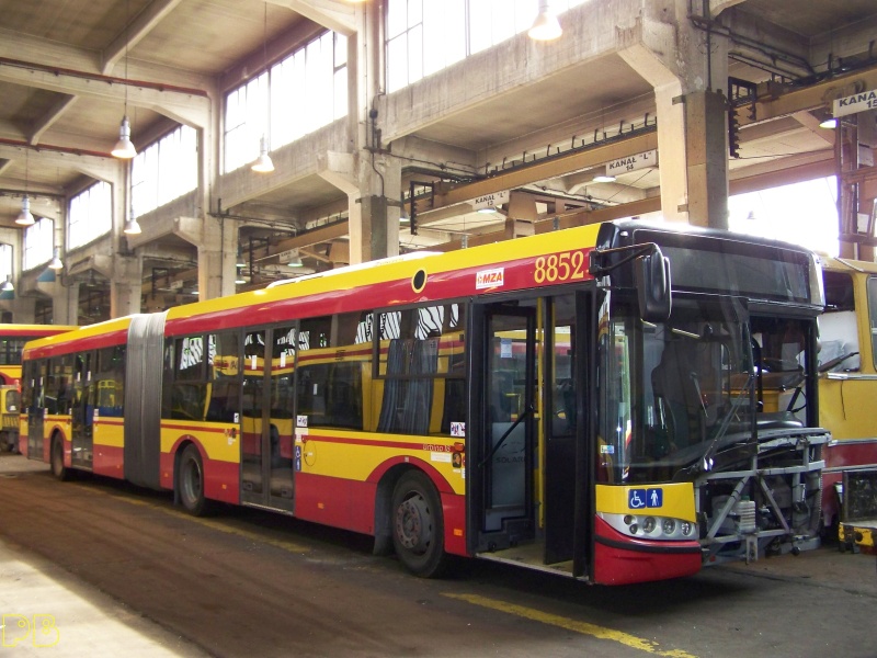 8852
To tutaj dostał po naprawie ciekawie usytuowany numer taborowy...
Słowa kluczowe: Solarius U18 R13, R10