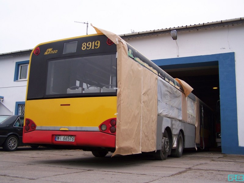 8919
Okazuje się mimo przeróżnych opinii, że jednak jak widać, nie trzeba było wymieniać całego dachu. Brawo Ferbus!
Słowa kluczowe: SU15 8919 Ferbus KonikNowy 2016