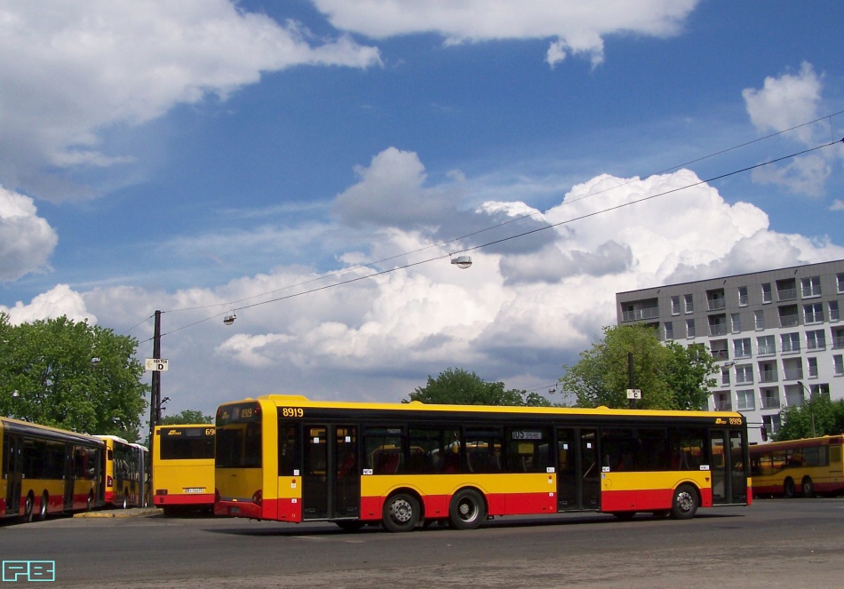 8919
Najstarszy Solaris w Warszawie.
Słowa kluczowe: SU15 8919 ZajezdniaKleszczowa 2013