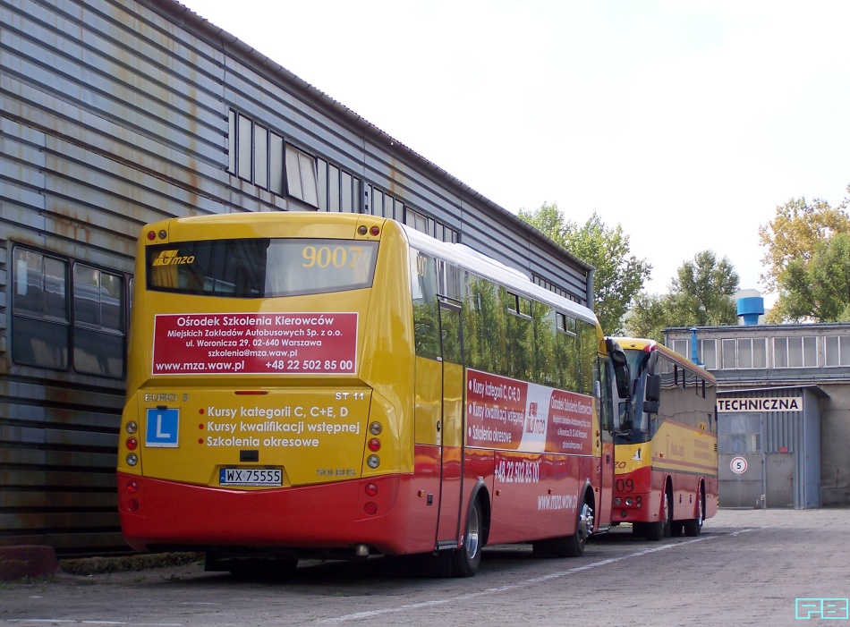 9007
Nowy Solbus coraz mocniej oklejony.
Słowa kluczowe: ST11 9007 ORT 2013