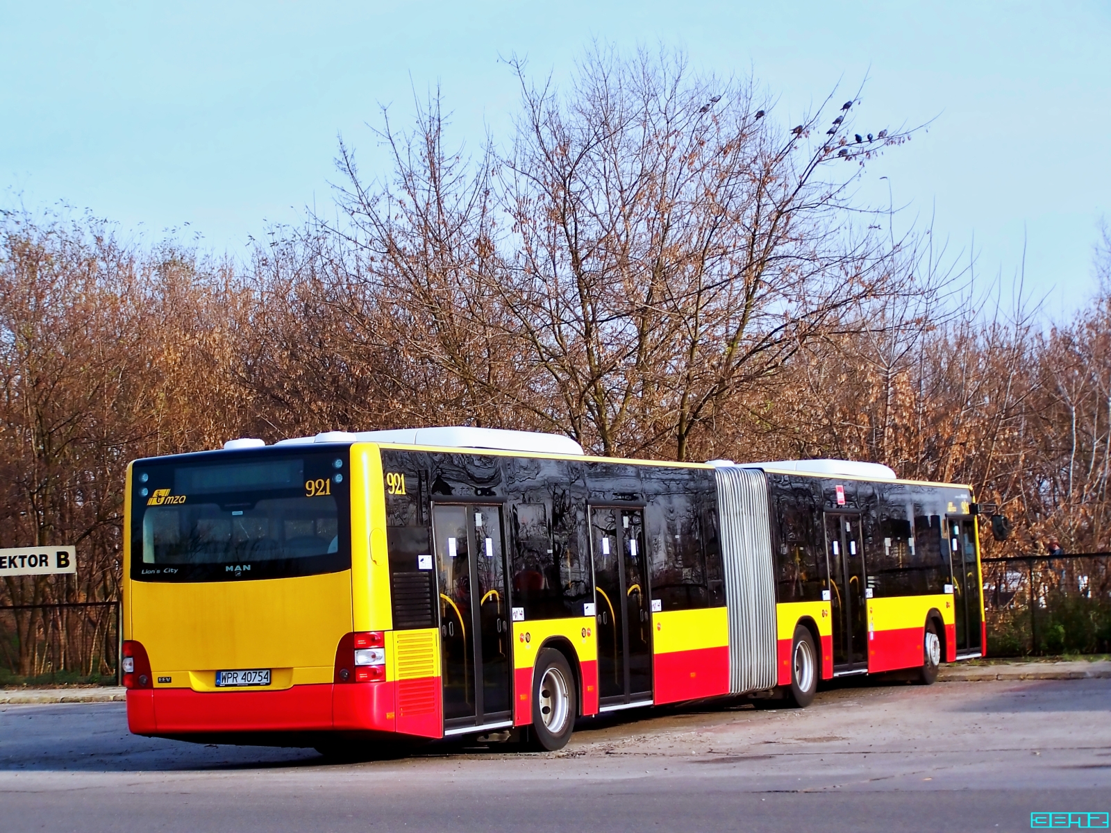 921
Zastępca.
Słowa kluczowe: LionsCityG 921 ZajezdniaStalowa 2013