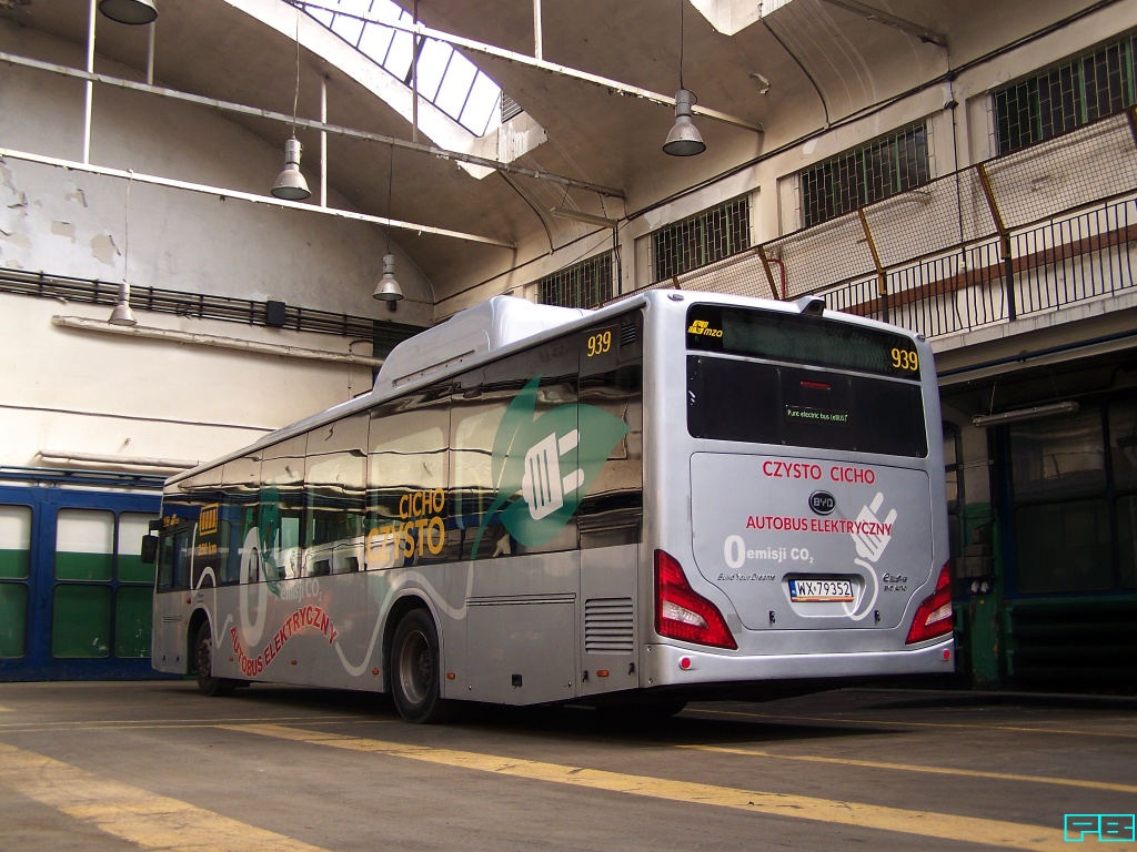 939
Kierowcy niestety raczej nie garną się do nich. 
Po kilku latach ich zasięg spadł do poziomu SU12E.

Słowa kluczowe: BYDEbus12 939 ORT 2016