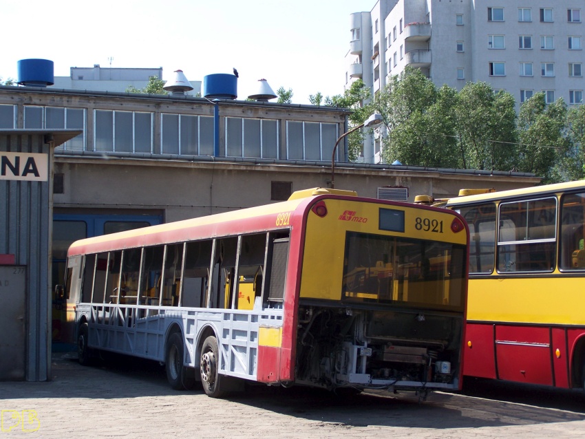 8921
Konstrukcja już jak nowa
Słowa kluczowe: Solaris U15 R9, R10, R13, R11