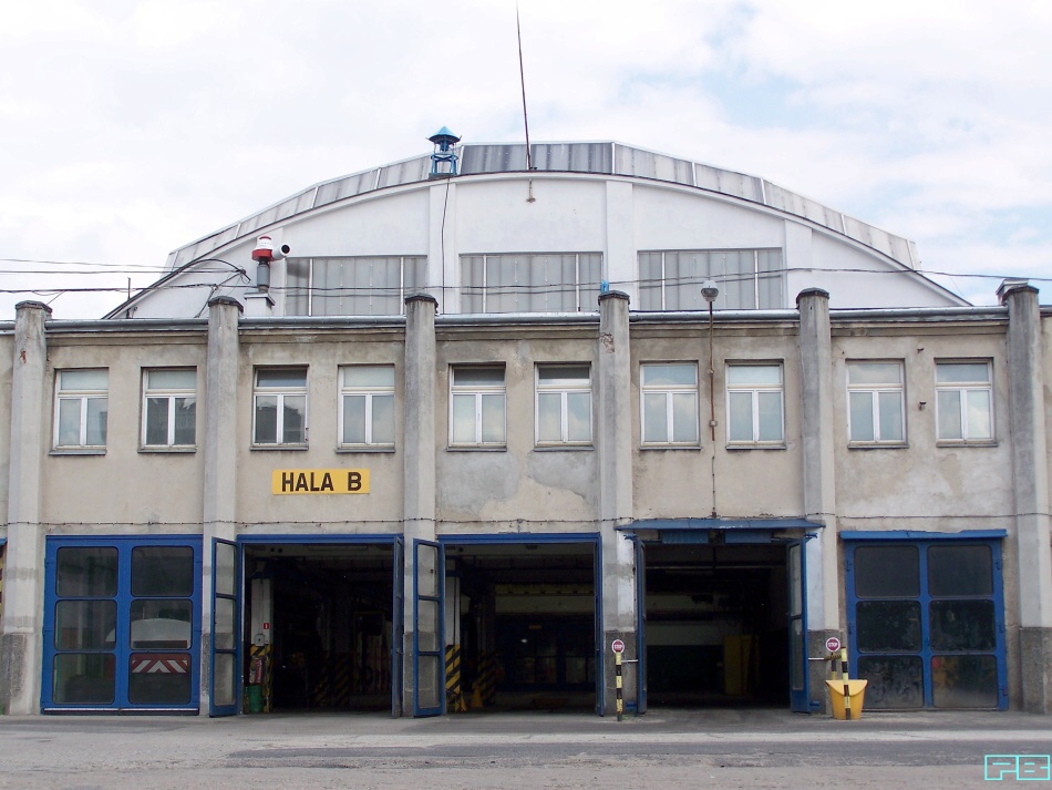 Hala A
Po 65-ciu latach pracy Hala A została opróżniona... "Nobel" za pomysł.
Szkoda ludzi, szkoda słów...
Słowa kluczowe: HalaA ORT 2013