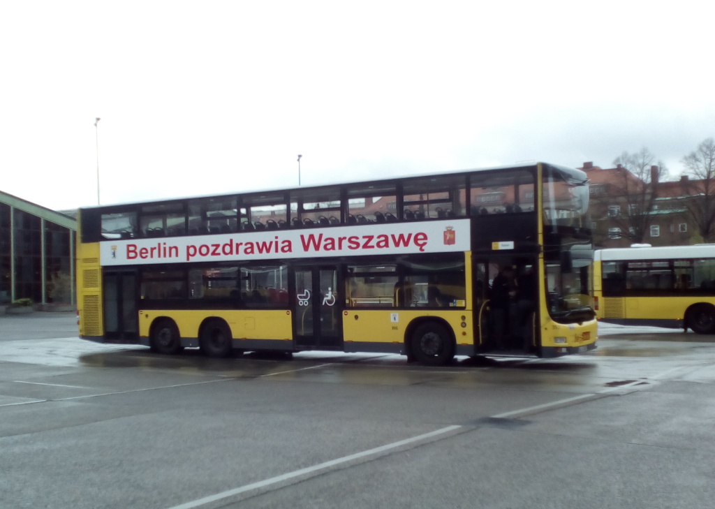 3537
Start do Warszawy.

Zdjęcie: BVG Berlin.
Podziękowania dla Adama Stawickiego, Rzecznika Prasowego MZA.
Słowa kluczowe: Lion'sCityDD 3537 ZajezdniaBVGBerlin 2016