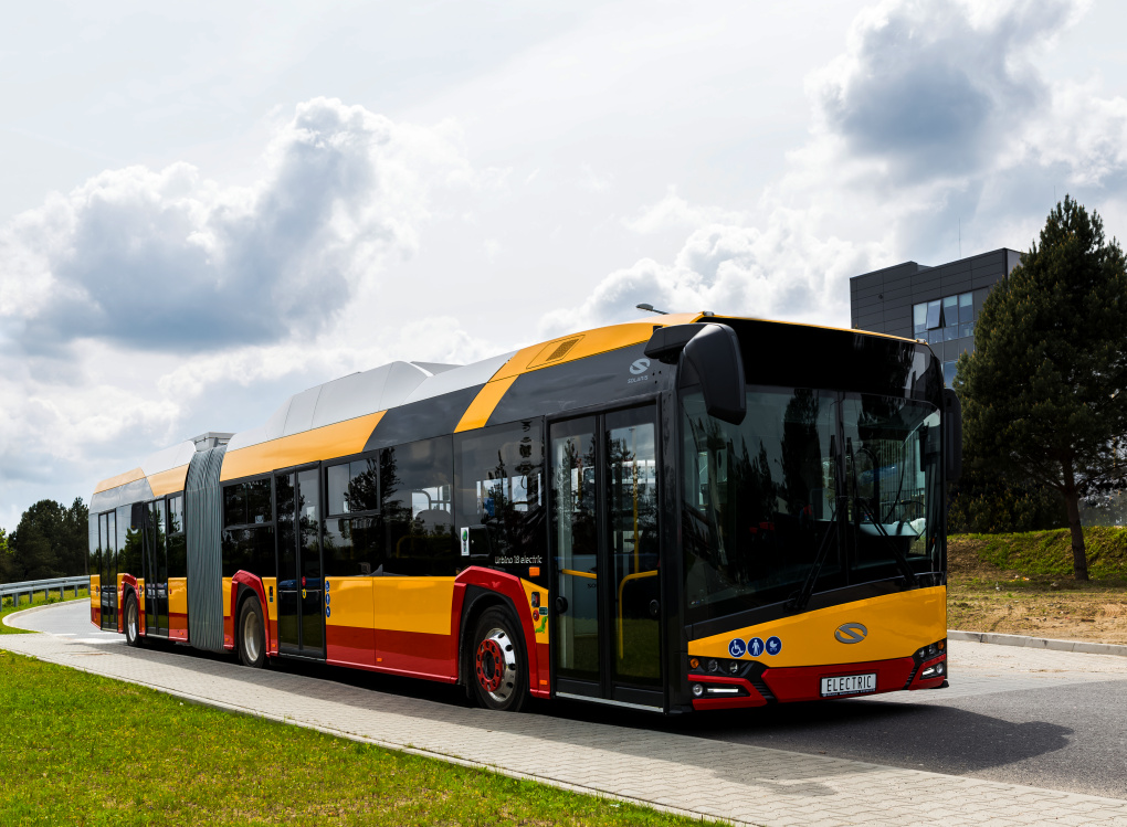 Solaris Urbino IV 18 Electric
Wkrótce w Warszawie. Na Woronicza.
Dużo więcej ich poprosimy.
Słowa kluczowe: SU18IVEL FabrykaSolaris Bolechowo 2017 testEL22017